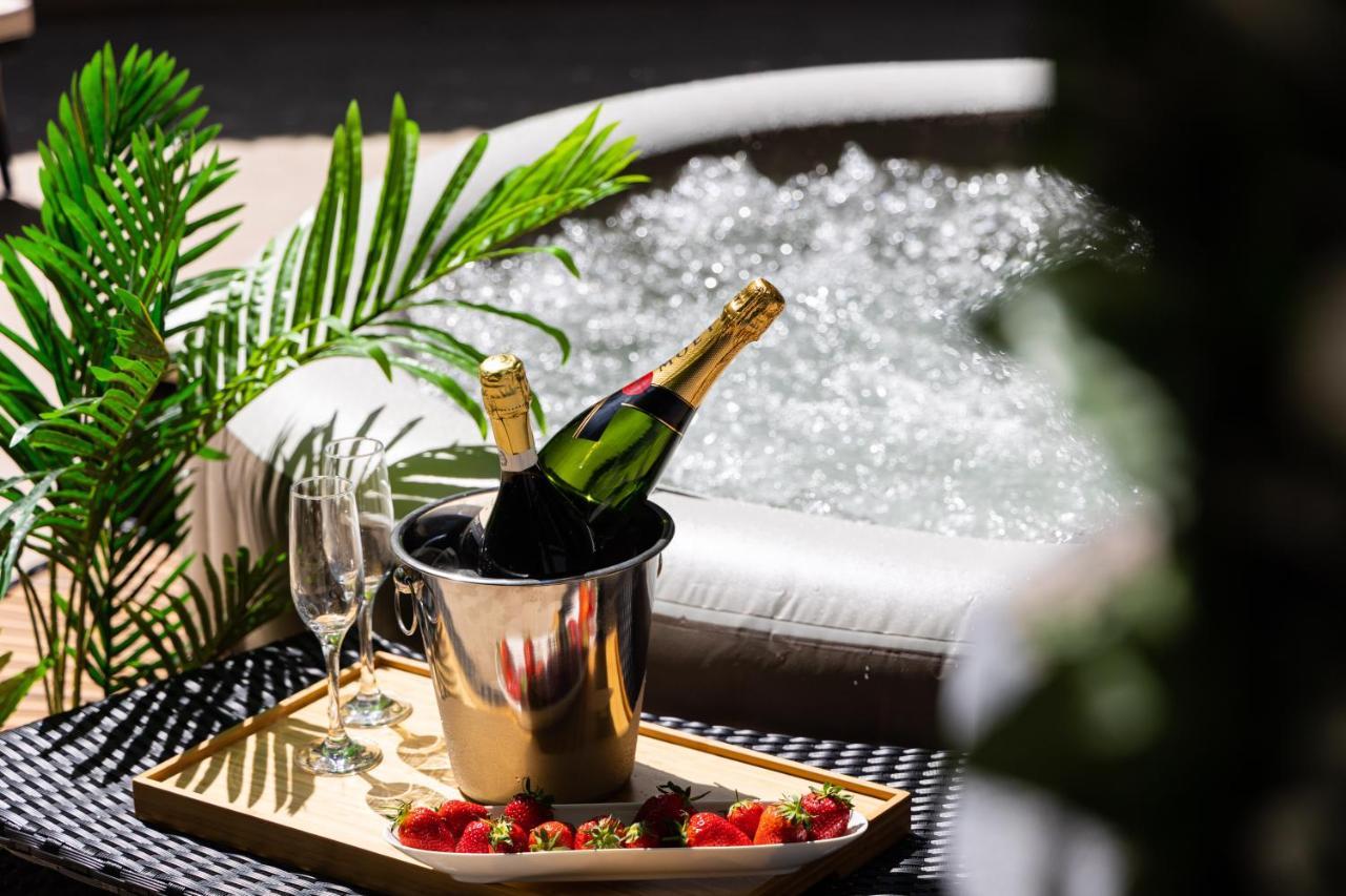 Oasis Luxury Apartment With Terrarce And Jacuzzi Split Eksteriør bilde