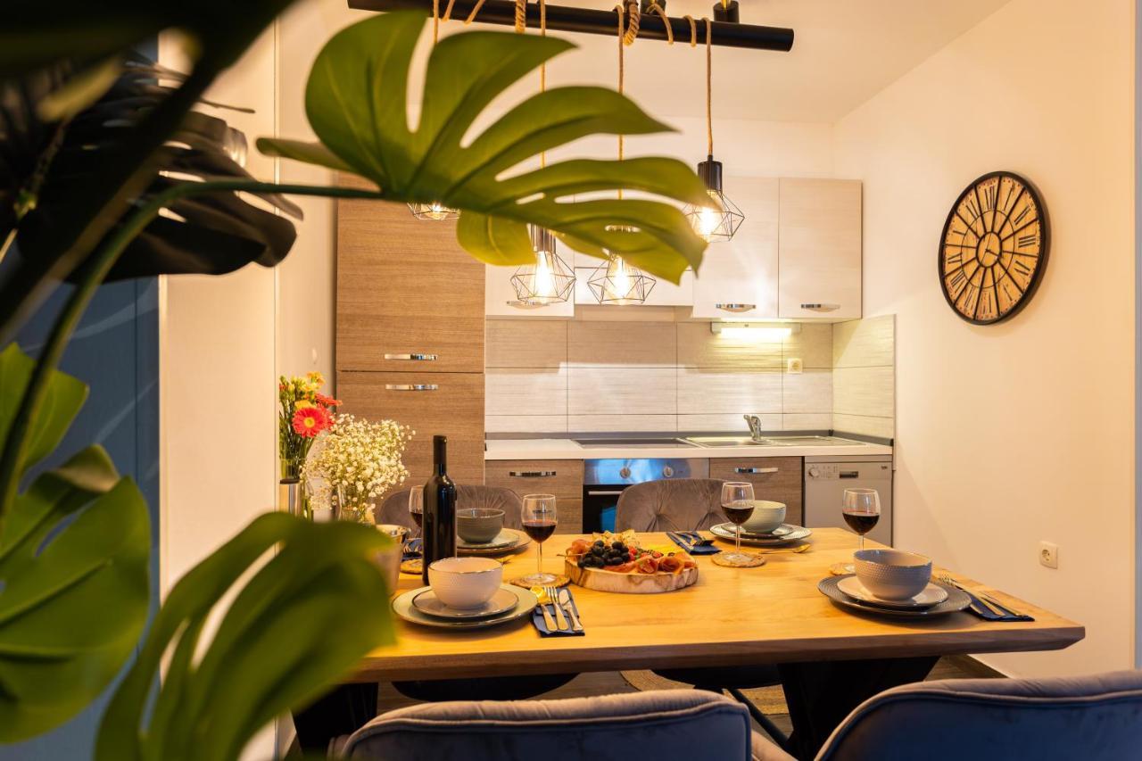 Oasis Luxury Apartment With Terrarce And Jacuzzi Split Eksteriør bilde