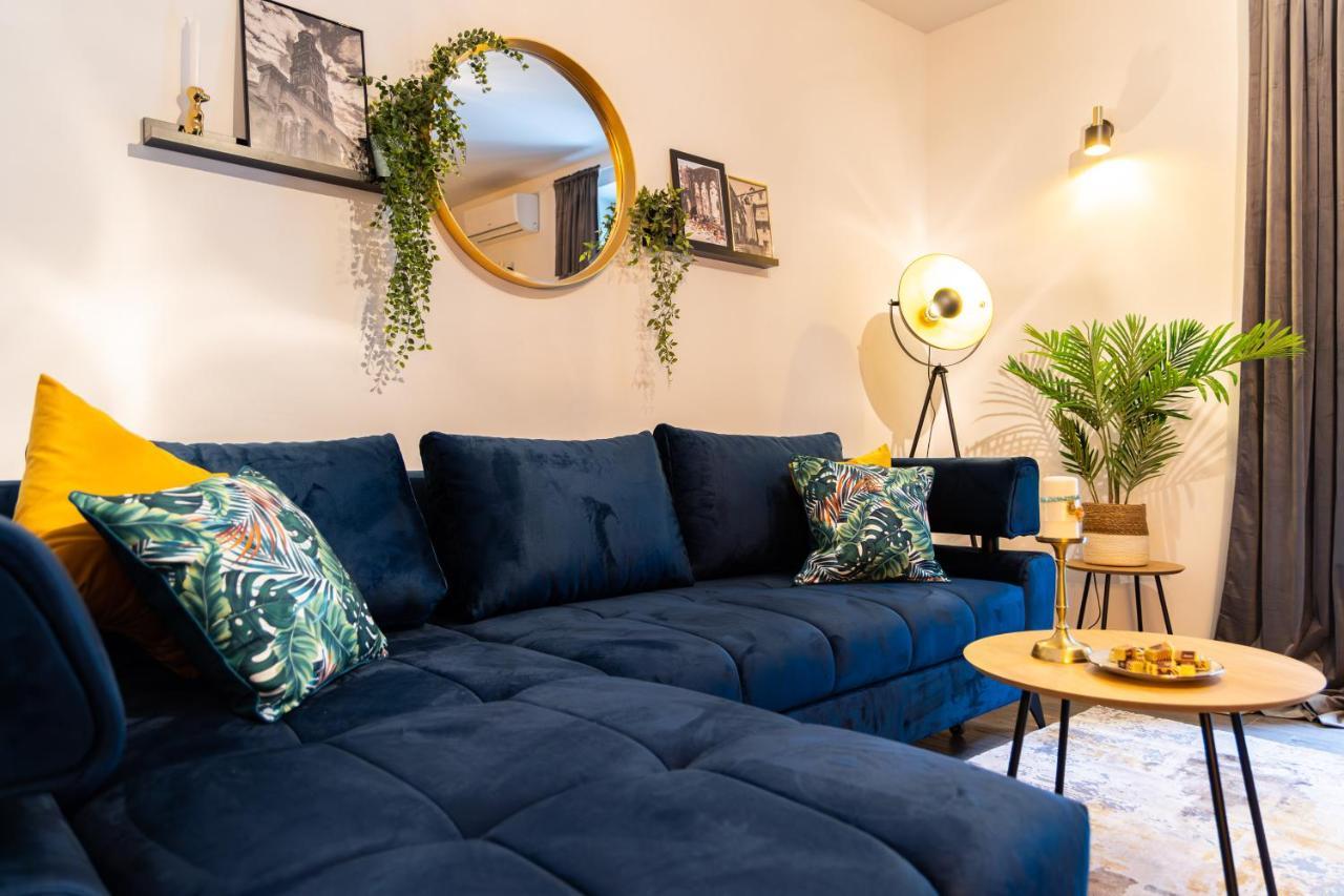 Oasis Luxury Apartment With Terrarce And Jacuzzi Split Eksteriør bilde